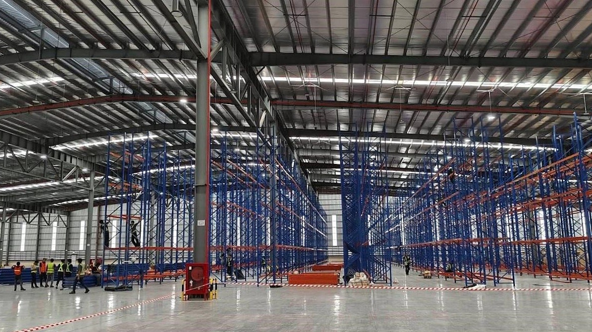 Racks in Röhlig thailand warehouse